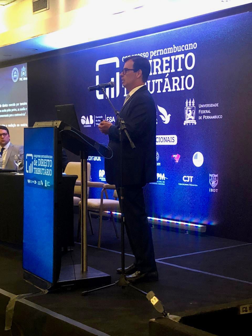 Dr. Flávio Bernardes profere palestra no III Congresso Pernambucano de Direito Tributário